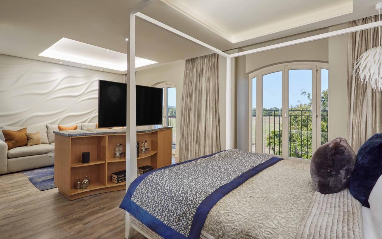 Lion Quays Resort Chirk Exterior photo