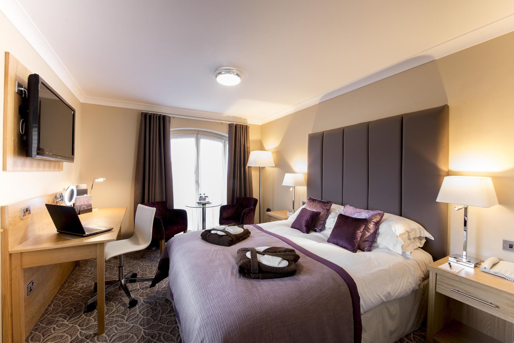 Lion Quays Resort Chirk Exterior photo