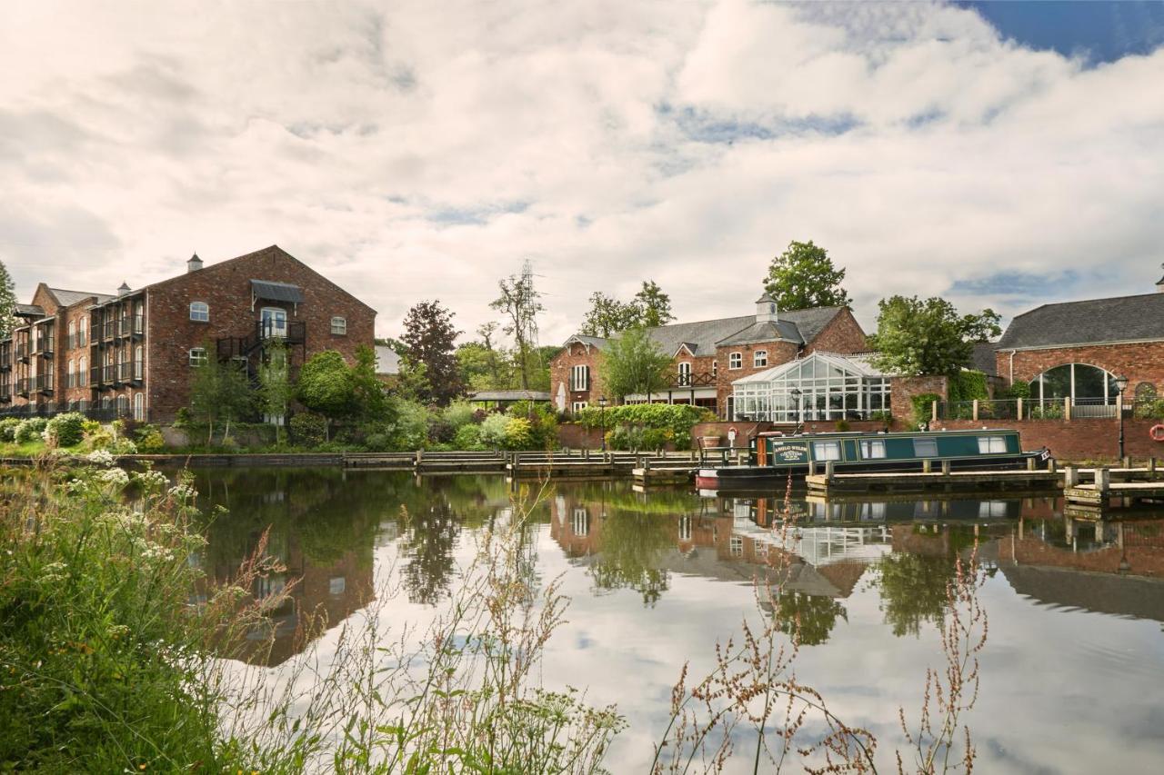 Lion Quays Resort Chirk Exterior photo