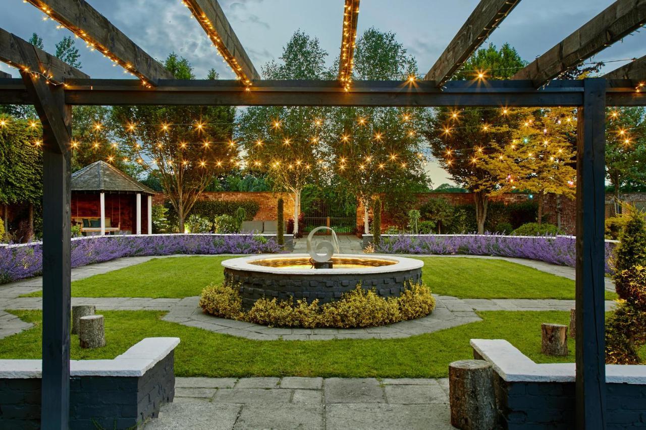 Lion Quays Resort Chirk Exterior photo