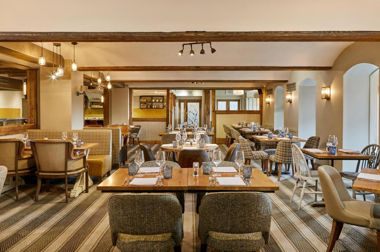 Lion Quays Resort Chirk Exterior photo