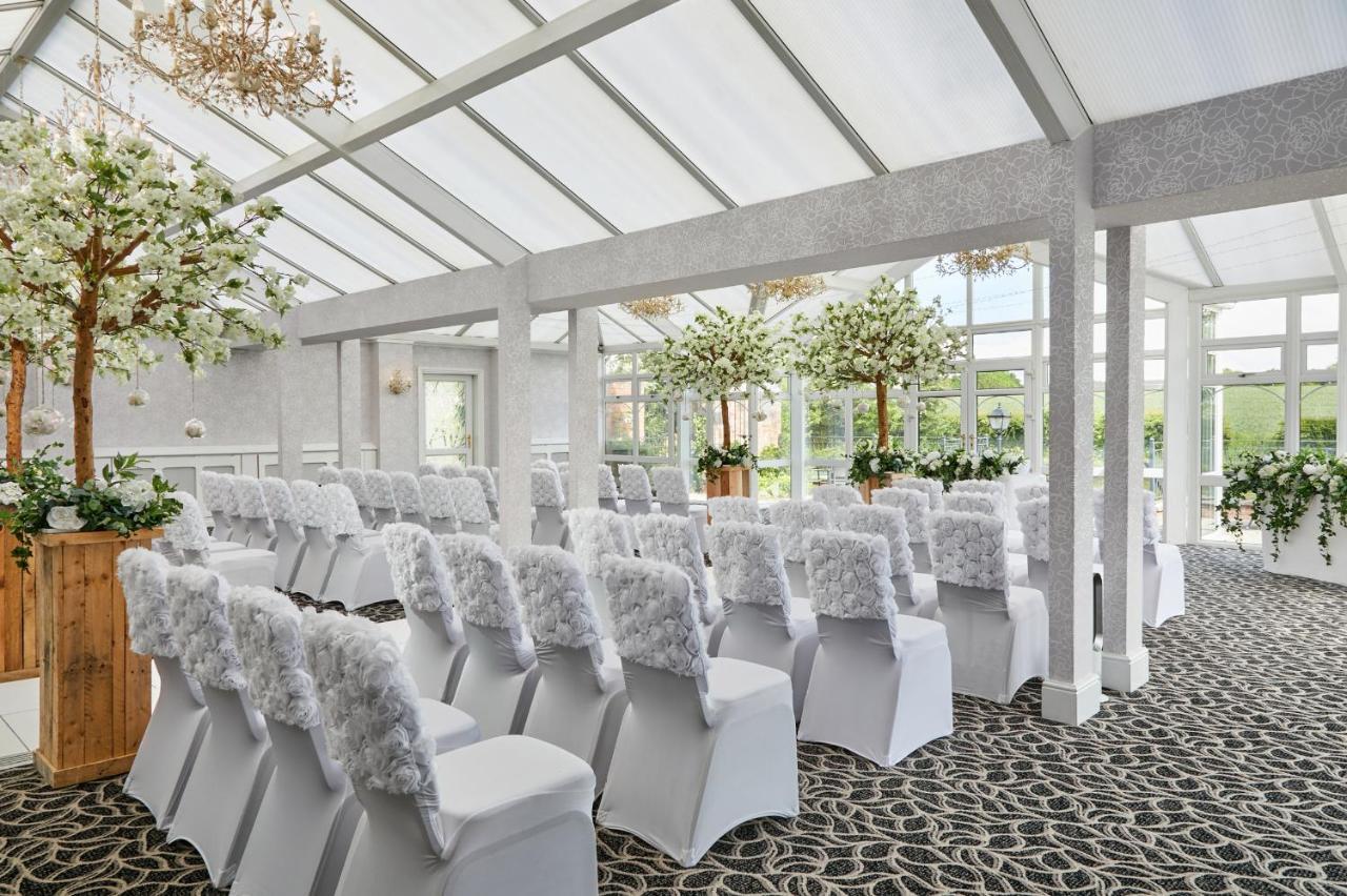 Lion Quays Resort Chirk Exterior photo