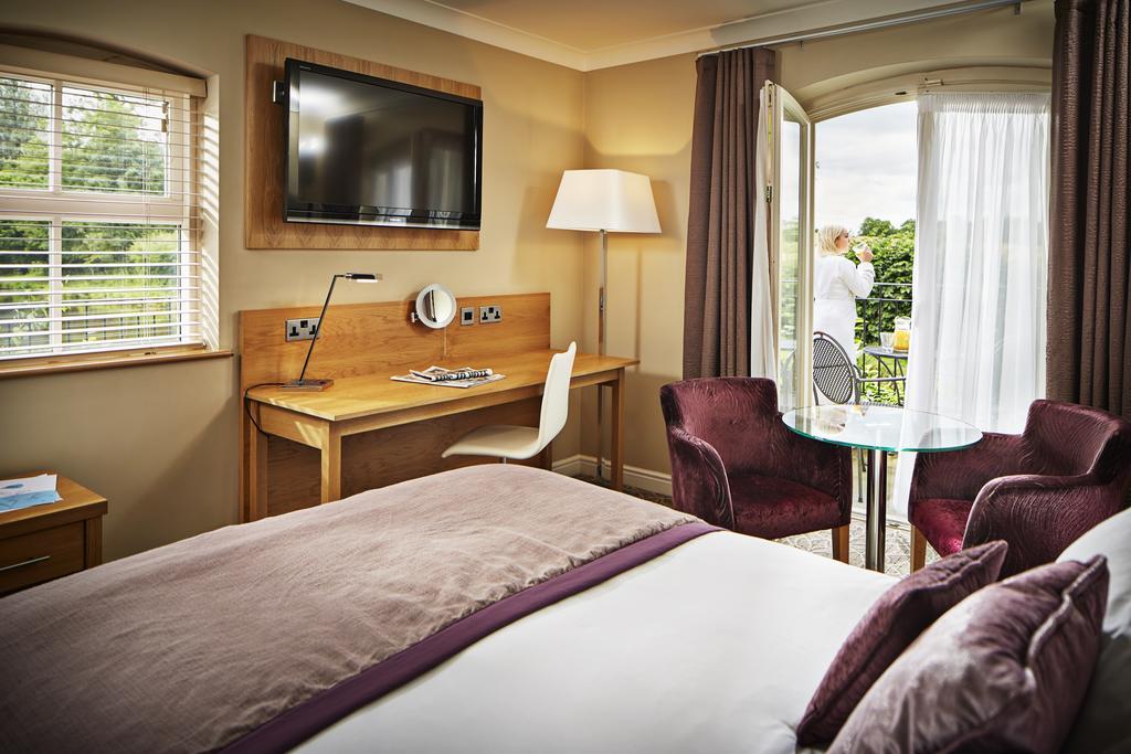 Lion Quays Resort Chirk Exterior photo
